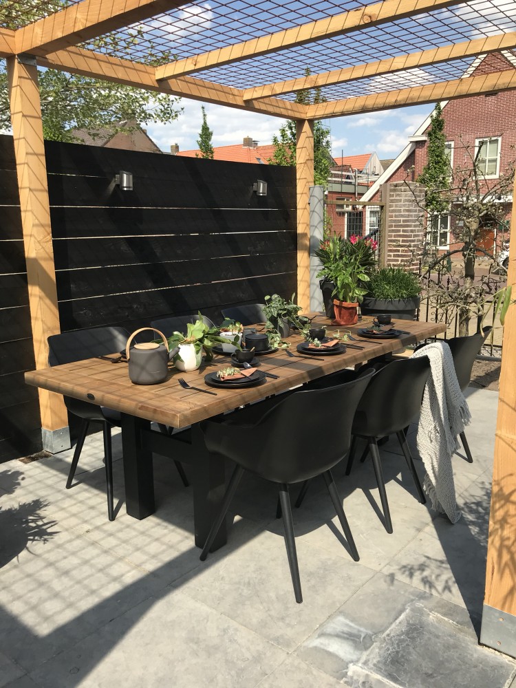 De zomer start bij ons in de voortuin!