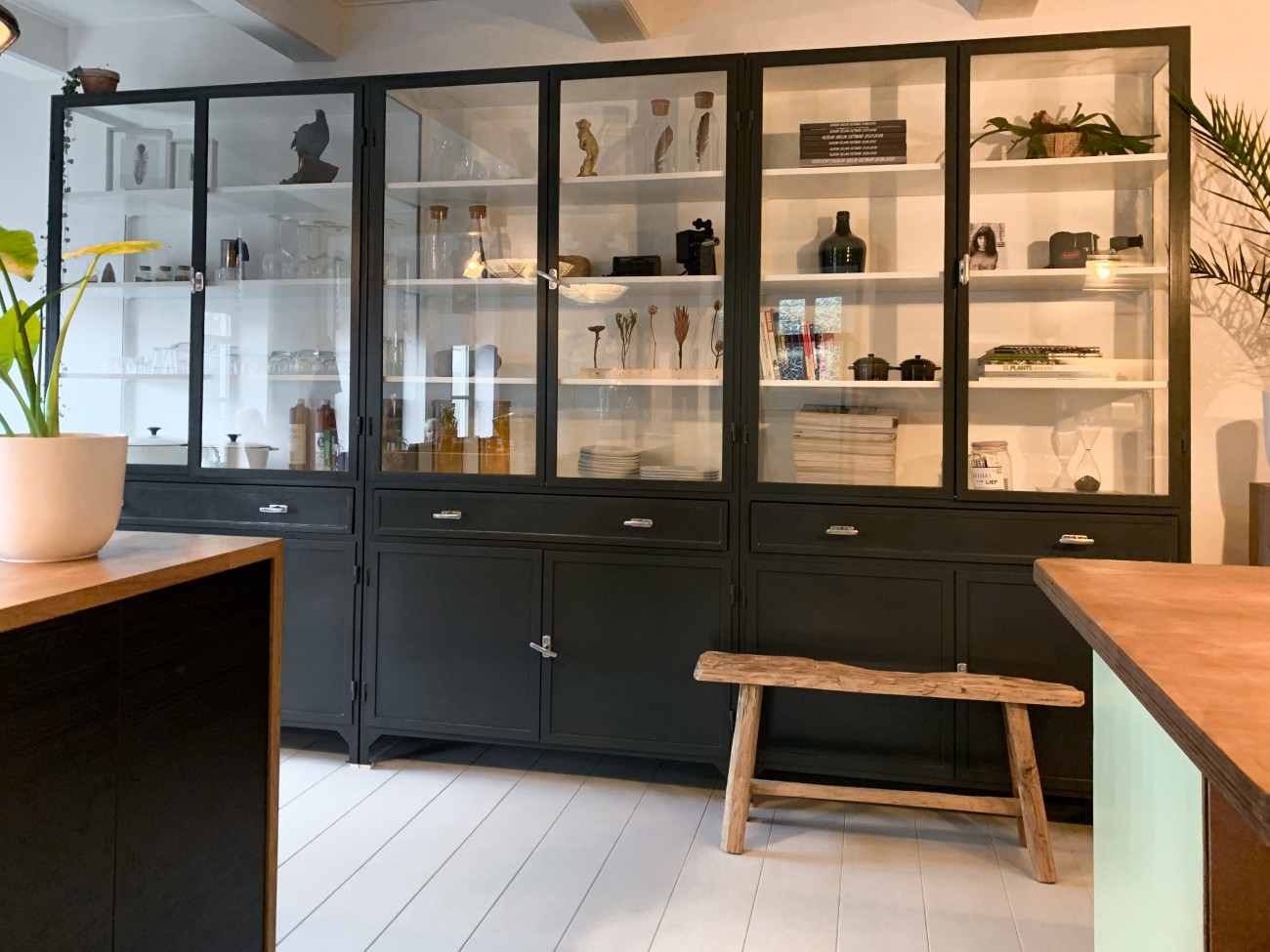 Regelen plank Schrijf op Industriële apothekerskasten in onze keuken! - Jellina Detmar Interieur &  Styling blog