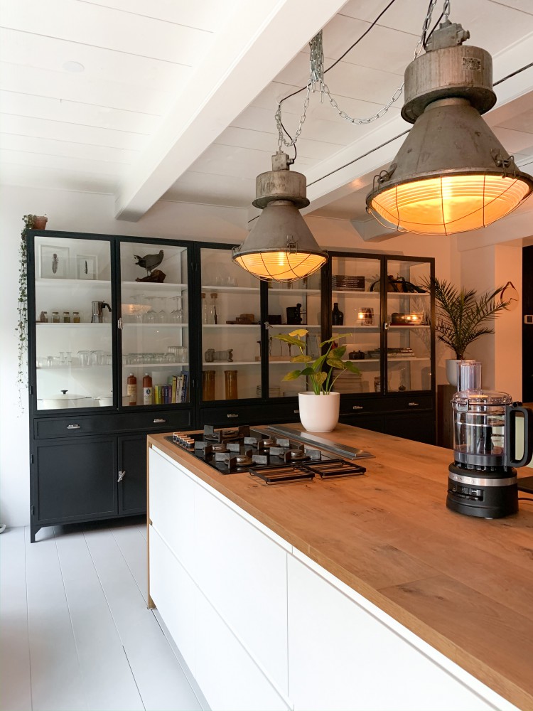 Industriële apothekerskasten onze keuken! - Jellina Interieur Styling blog