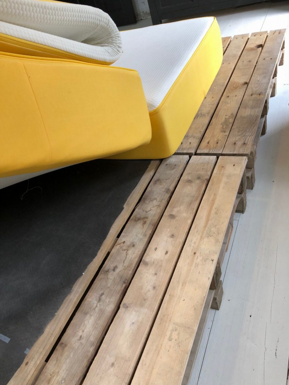 Stoer..... Een bed op pallets! Jellina Detmar Interieur & Styling blog