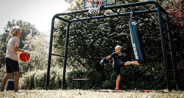 Sporten in eigen tuin op de Playbase